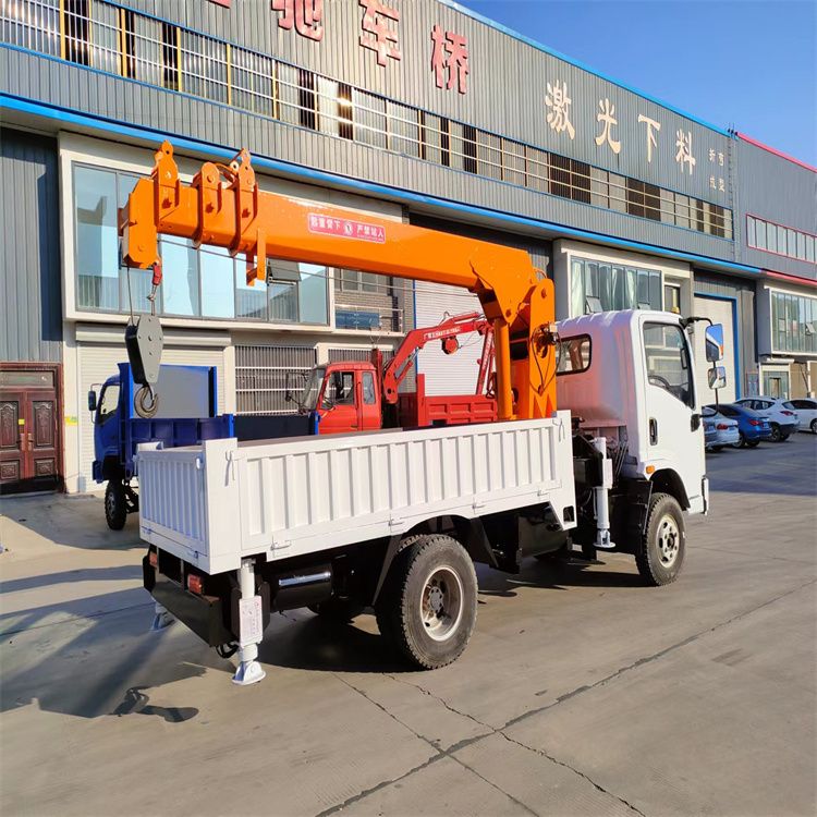 新北市三轮随车吊定制 农用改装机自备吊中瑞长期出售