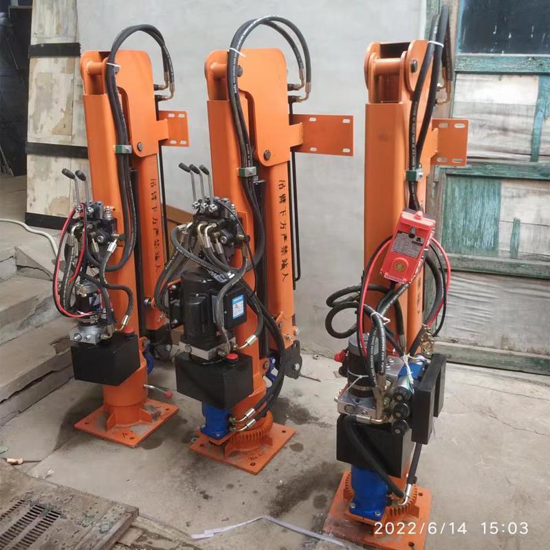 新北市重汽蓝牌随车吊 3.2吨 国六动力强 液压驱动 农用自卸起重机